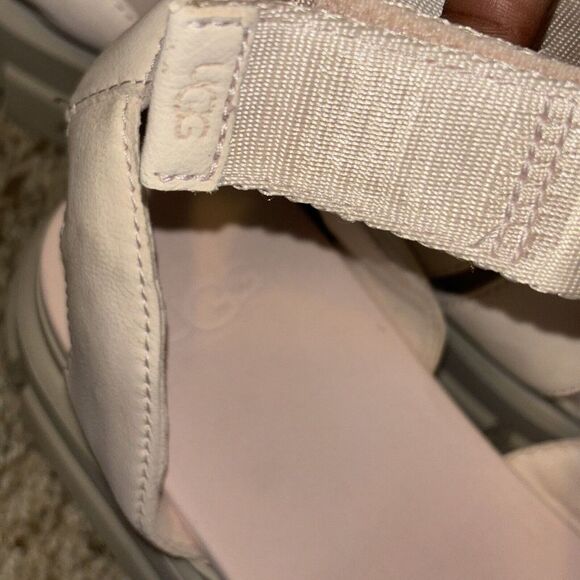 UGG ASHTON STRAPPY PLATFORM NUBUCK LEATHER SANDALS 10W /8M Cute‎ Goth Grunge Emo - Picture 9 of 10